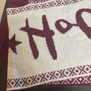Brand NEW Hollister Scarf